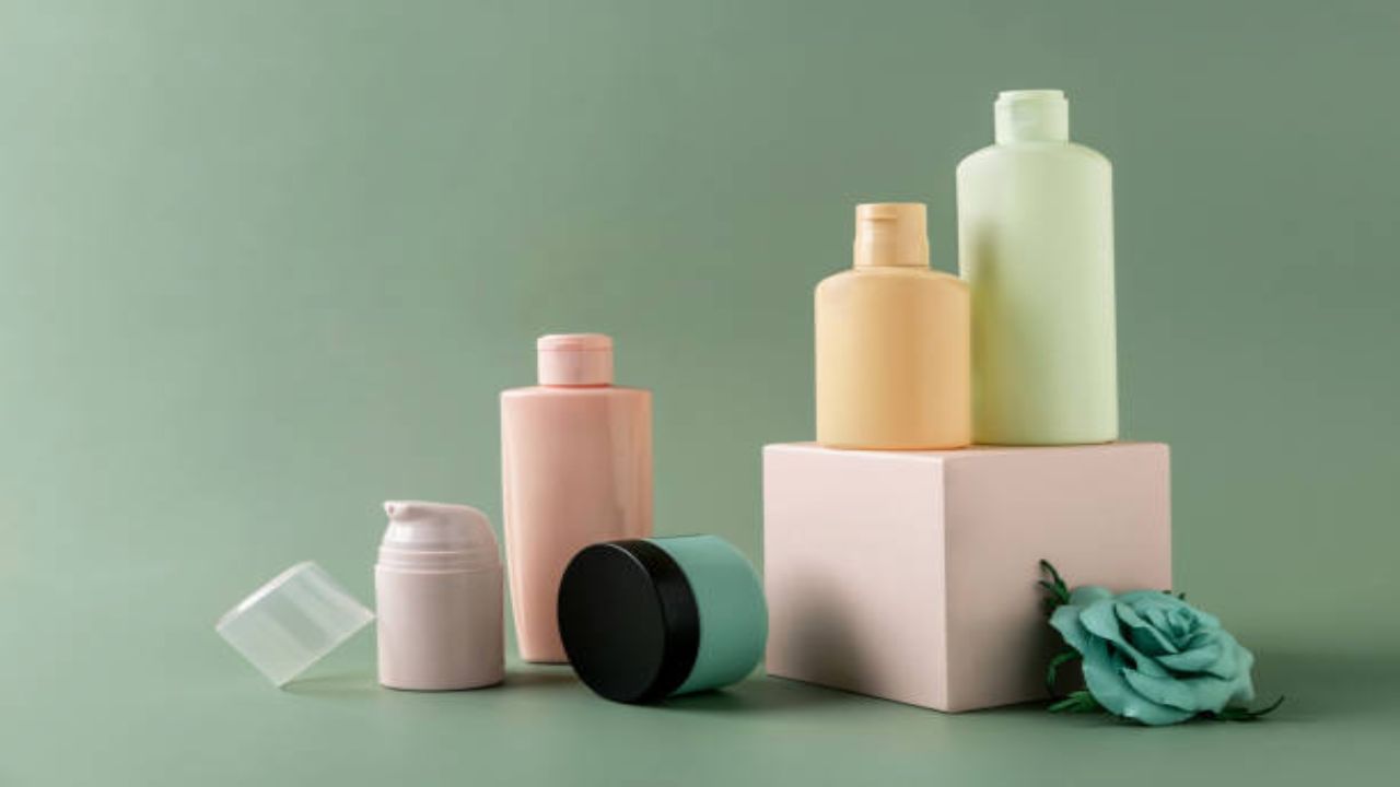 What are the Benefits of Choosing Durable Packaging for Cosmetics?